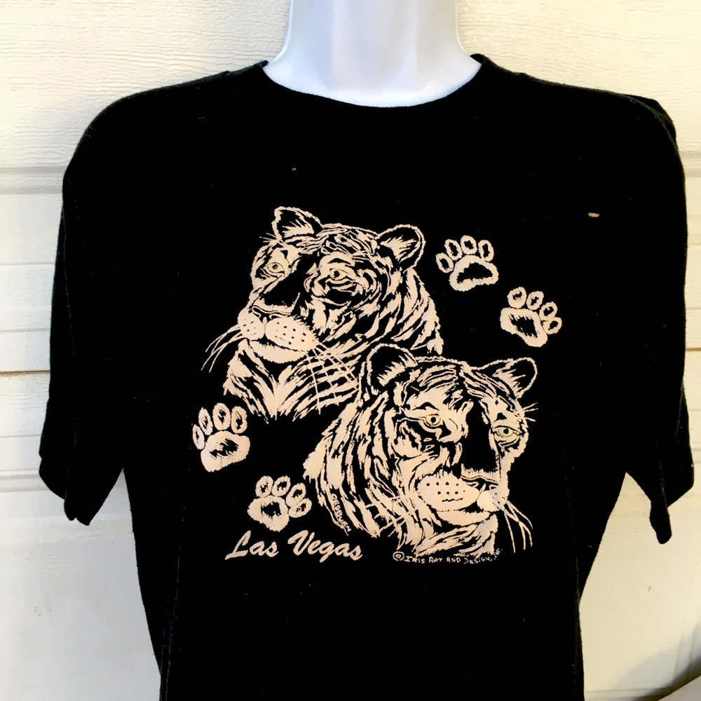 Las Vegas 90s vintage White Tiger t shirt on black